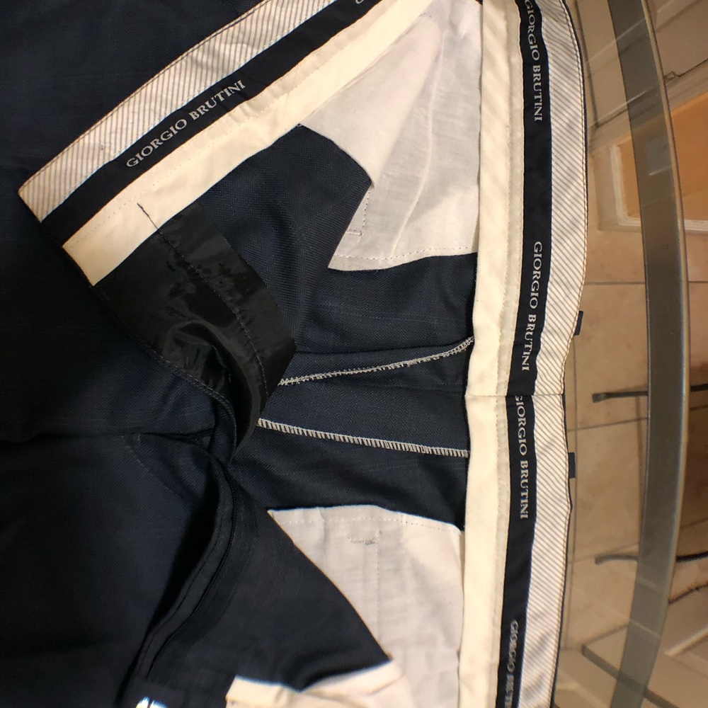 I’m selling my Georgio Brutini pants